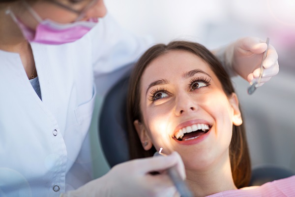 How A Restorative Dentist Can Help Give You A New Smile